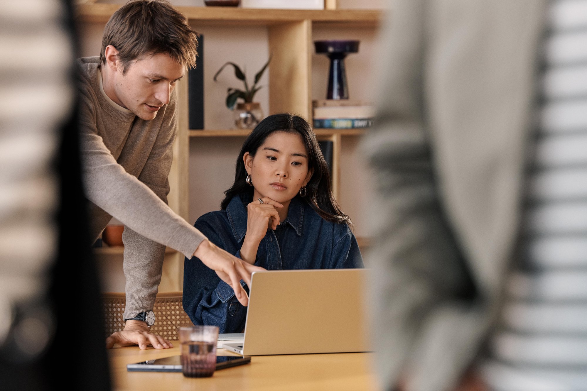 241217_BGM_HUBSPOT_shot_34_0466_R2-min